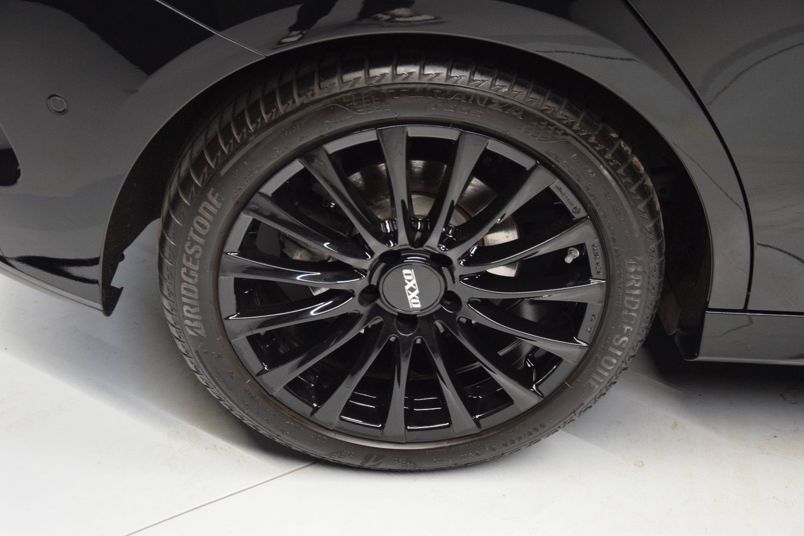 Fahrzeugabbildung Mercedes-Benz B 220 4Matic AMG-Line Pano LED Kamera Tempomat