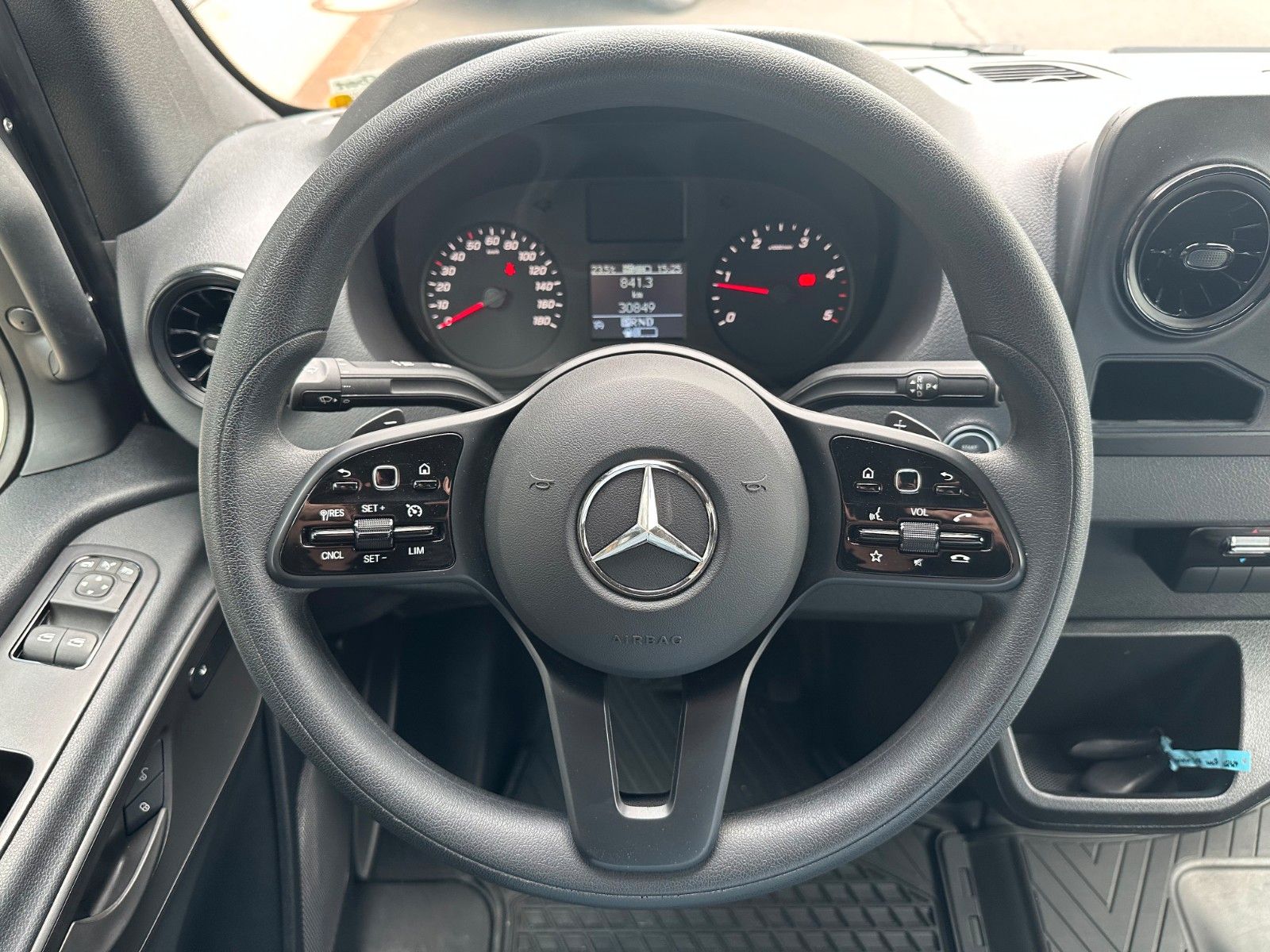 Fahrzeugabbildung Mercedes-Benz Sprinter 317 CDI 3665 9G Klima 360 SHZ Tempomat