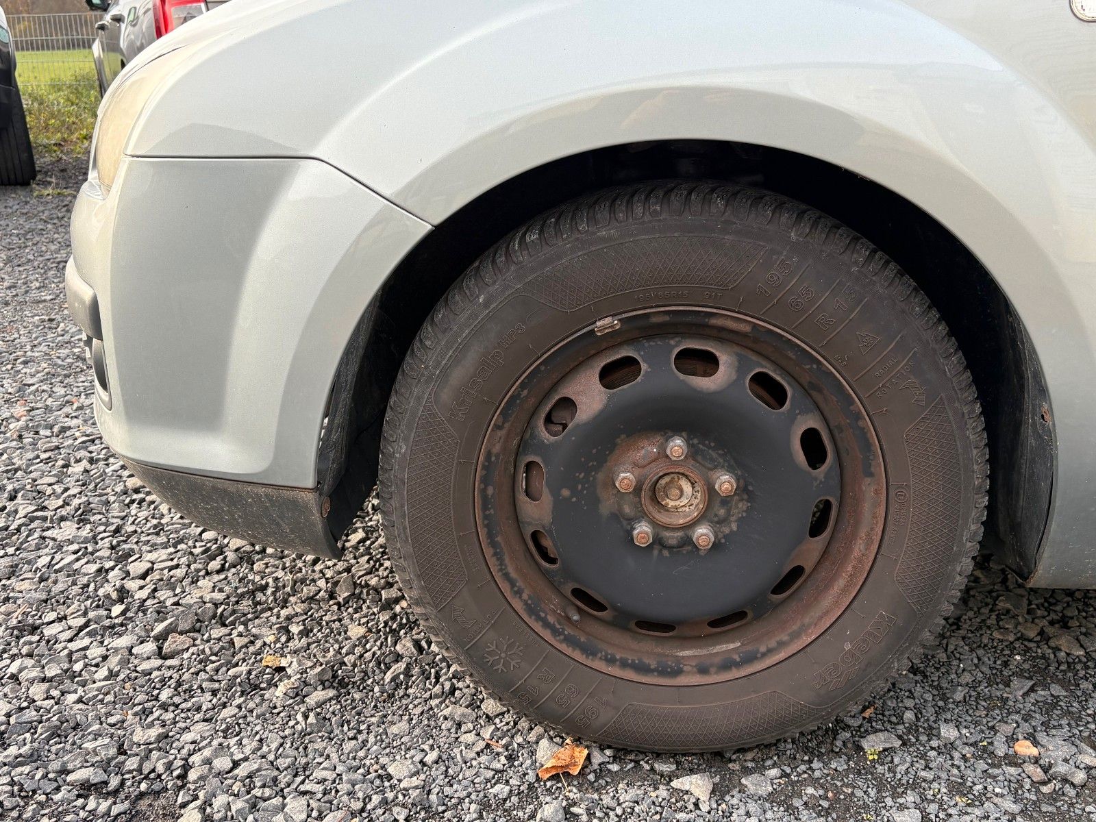 Fahrzeugabbildung Ford Focus 1.6 Lim. Ghia Klimaauto Glasdach SHZ PDC