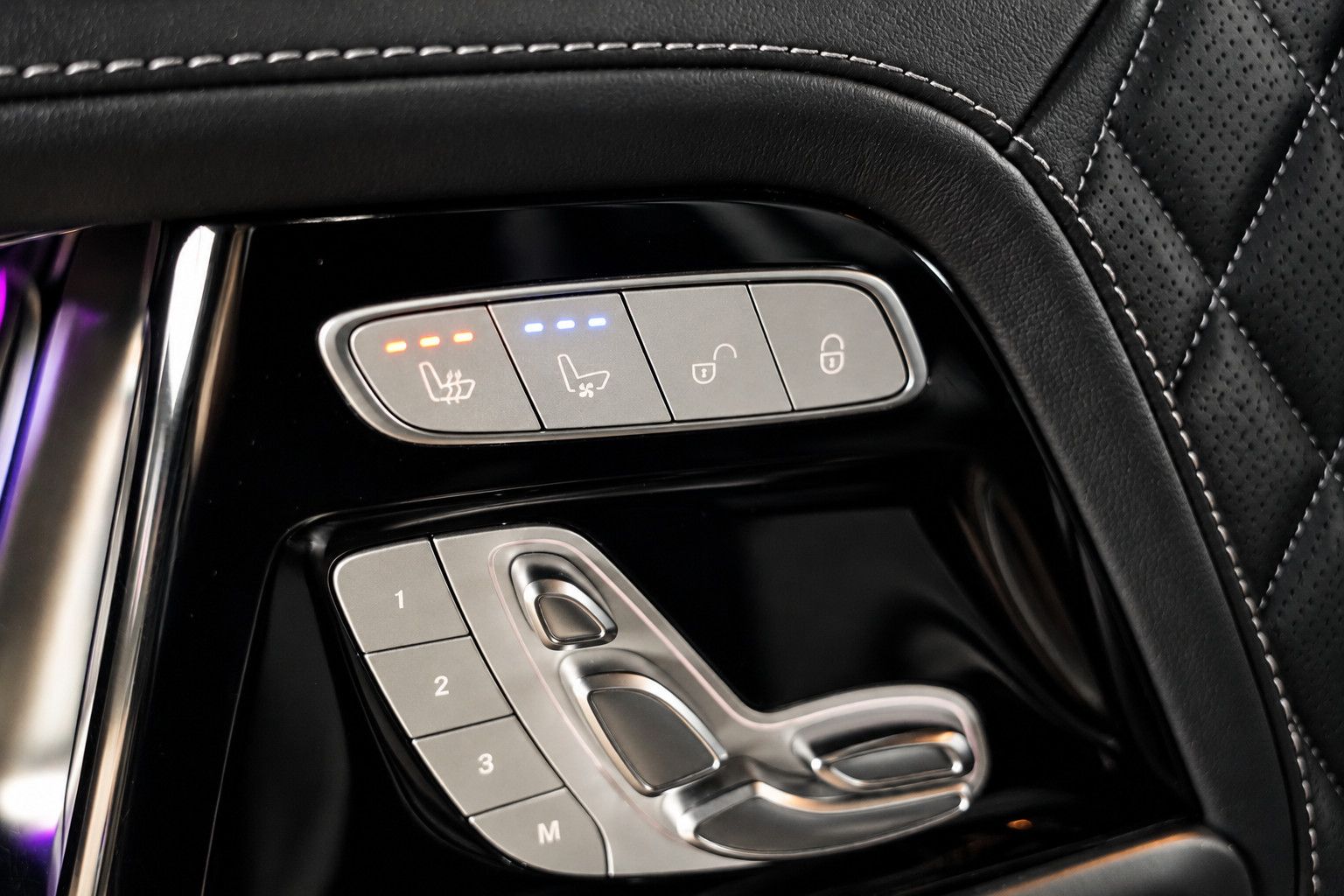 Fahrzeugabbildung Mercedes-Benz G 63 AMG *Superior*Designo*Massage*Ambiente*360°
