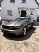 Ford Mustang GT 4,7l V8 - Ford Mustang aus 2010 mit Benzin-Antrieb: Coupé