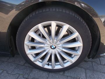 BMW 730 - 9