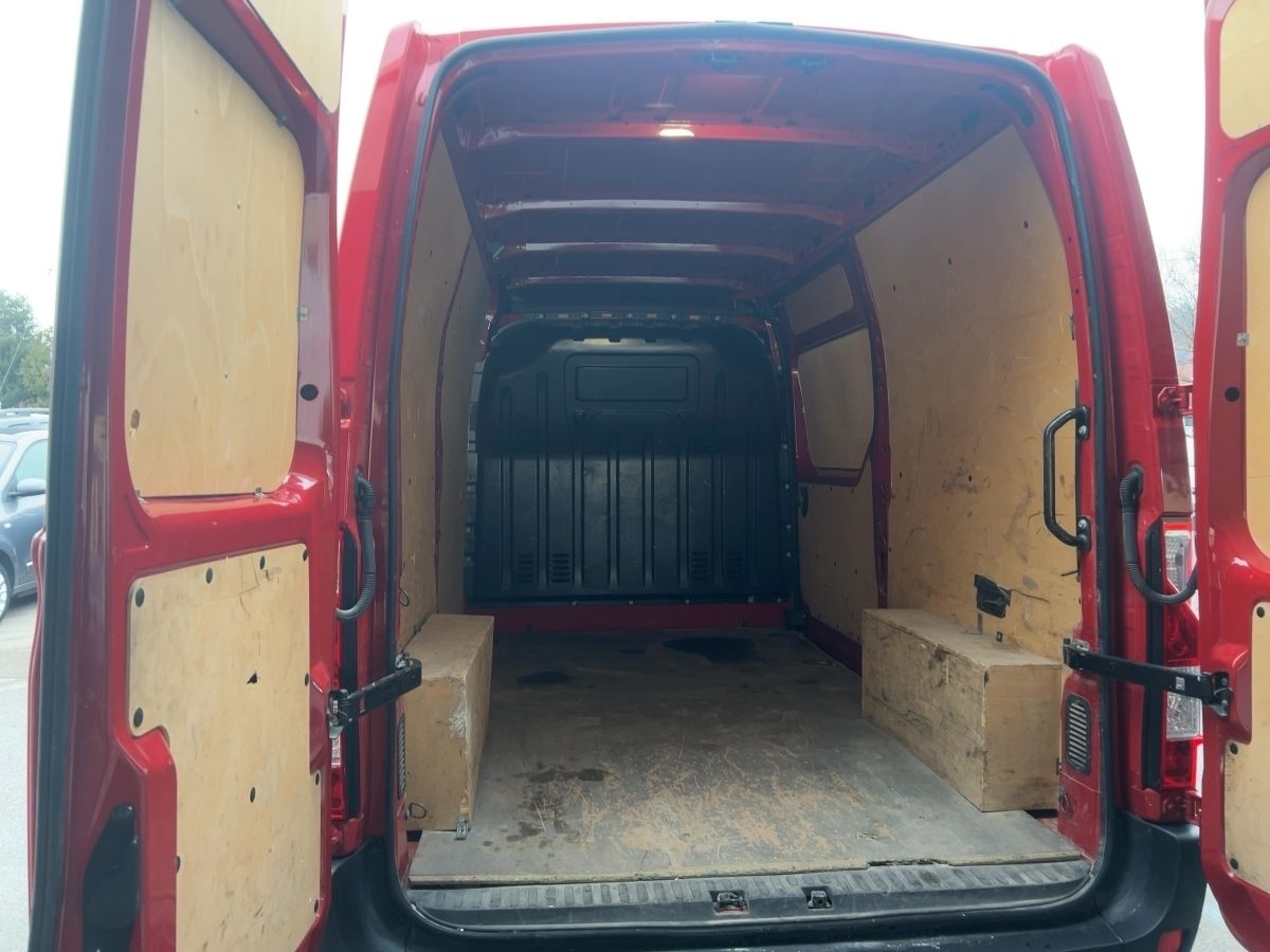 Fahrzeugabbildung Renault Master Kasten L2H2 3,5t DCi 150 AHK Kamera