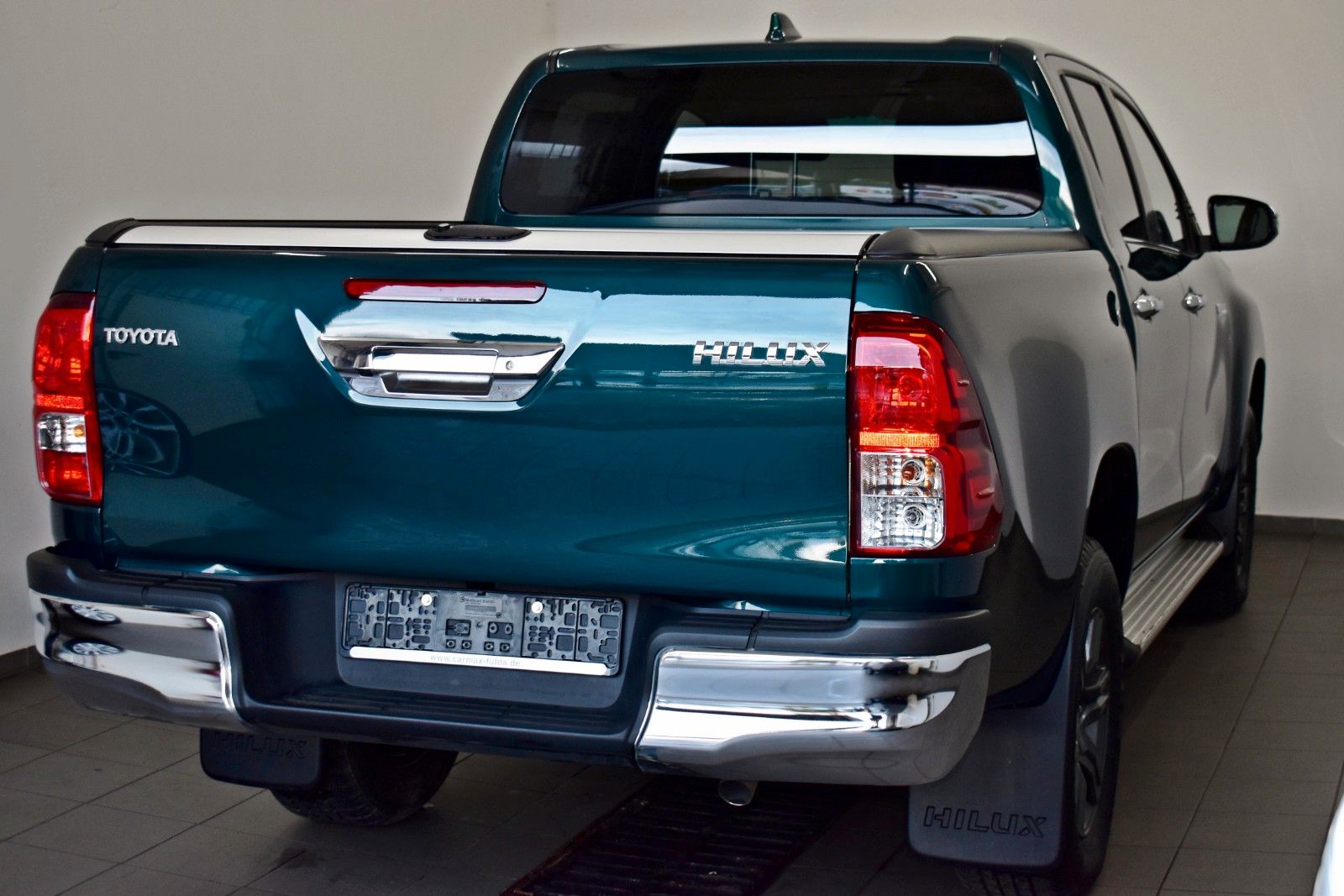 Fahrzeugabbildung Toyota Hilux 2.8 D-4D 4x4 DoKa,Comfort,Aut.,CarPlay