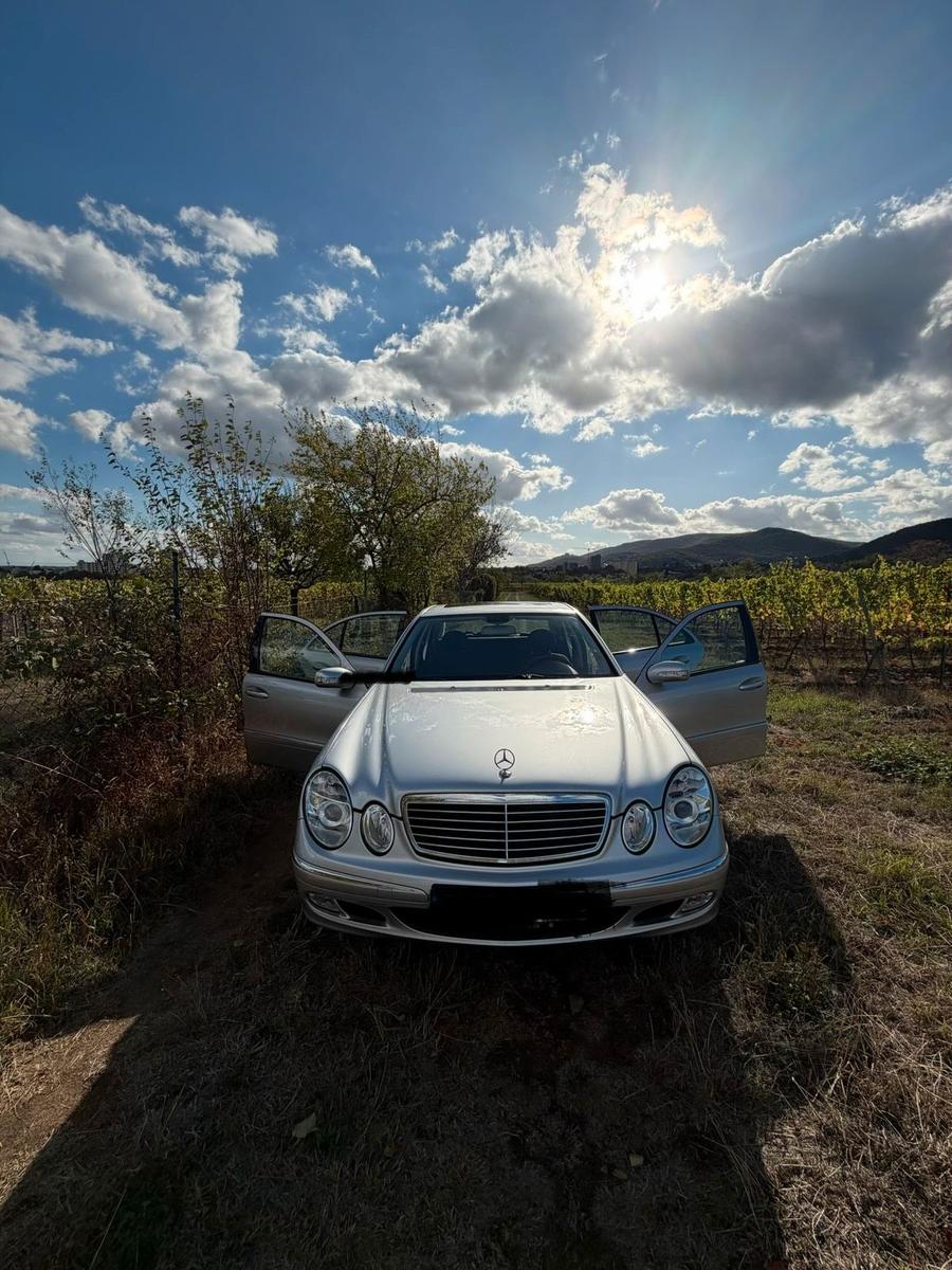 Mercedes-Benz E 240