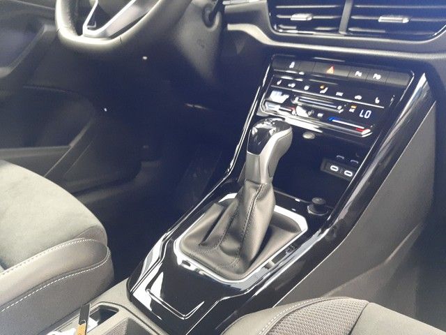Fahrzeugabbildung Volkswagen T-Roc Black Style 2.0TDI DSG AHK Matrix Massage