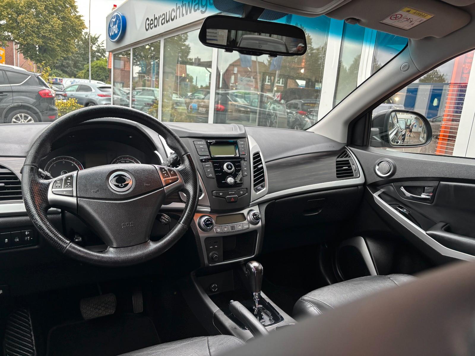 SsangYong Korando 2014 — photo 22