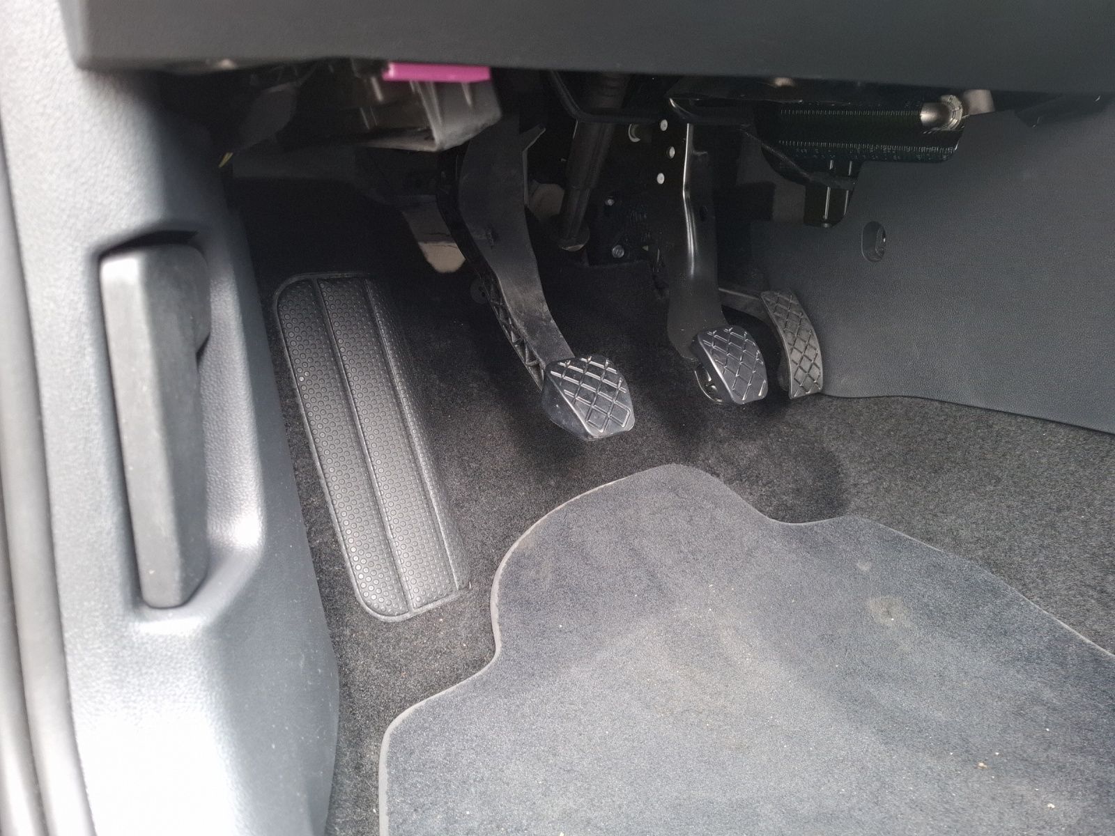 Fahrzeugabbildung Volkswagen Polo 1.0 Life LED Navi AID RKF GRA SH