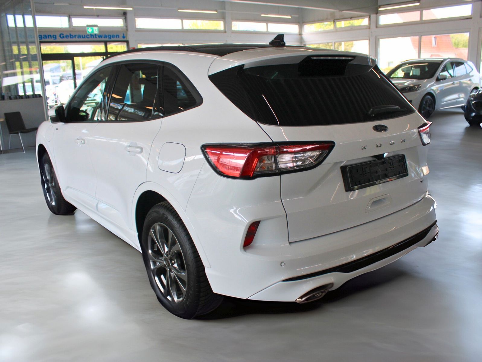 Fahrzeugabbildung Ford Kuga 2.5 PHEV ST-Line Aut. Panodach WinterPaket