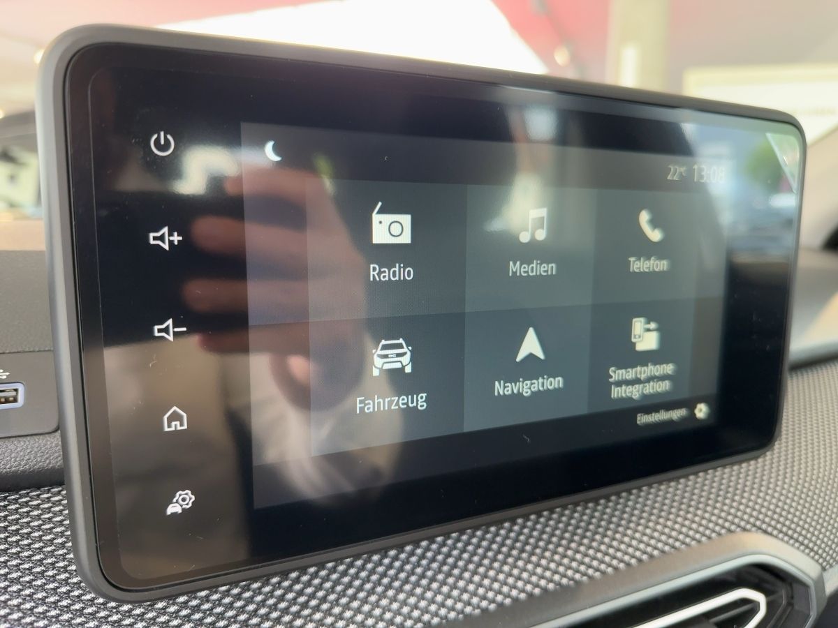 Fahrzeugabbildung Dacia Jogger Extreme+ TCe 110 7-Sitzer Navi SHZ Kamera