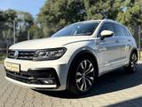 Volkswagen Tiguan R-Line / 4Motion / Pano / Kamera / AAC - VW Tiguan Gebrauchtwagen in Krefeld