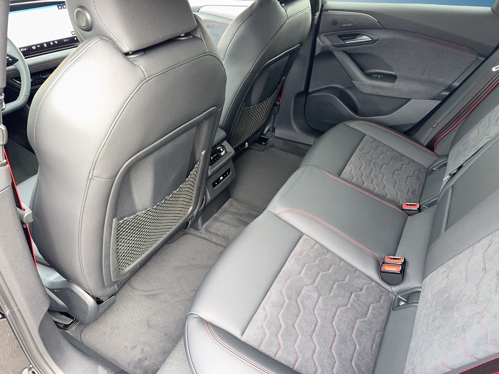 Audi A6 e-tron - Bild 13