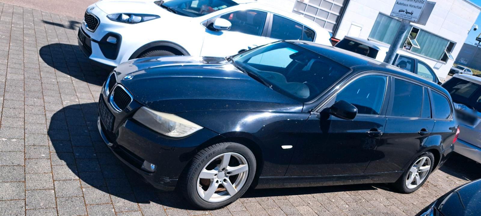 BMW 318 2010 — photo 8
