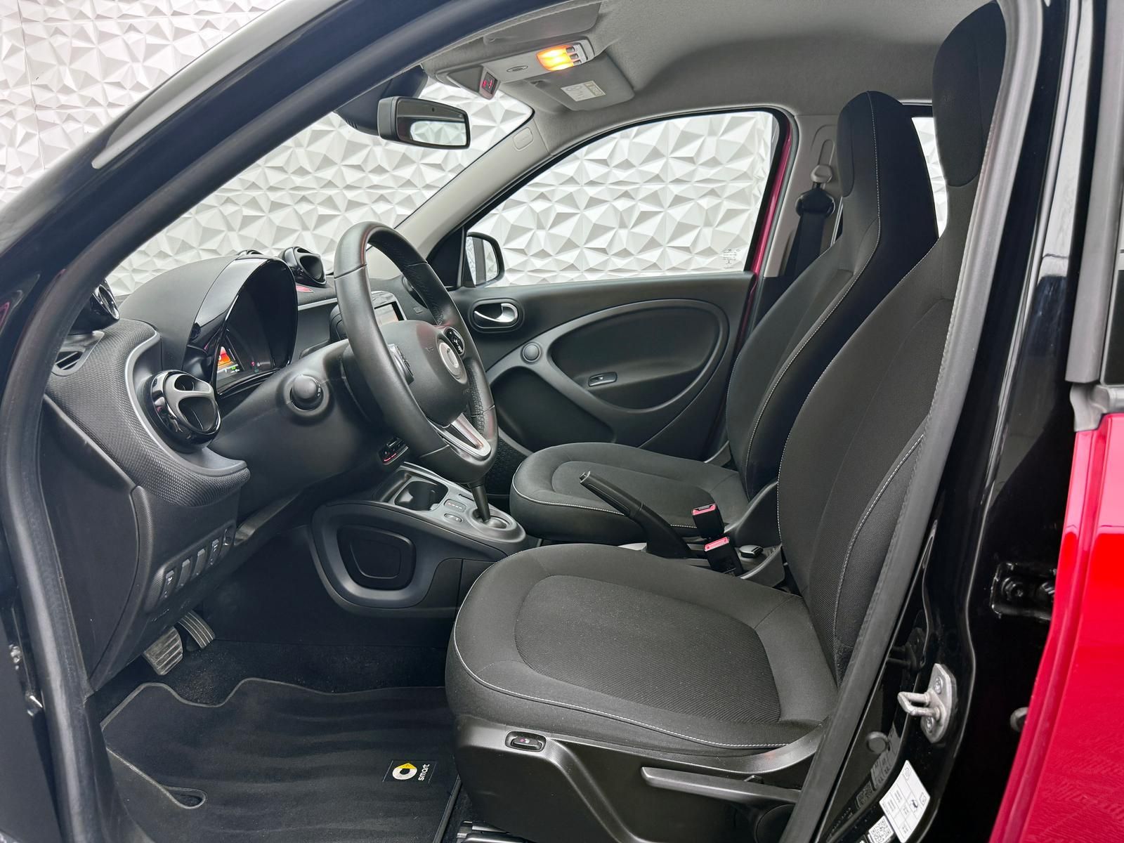 Fahrzeugabbildung Smart EQ-DRIVE60/PASSION/SHEIZ/R-CAM/PDC/NAVI/COOL&MED