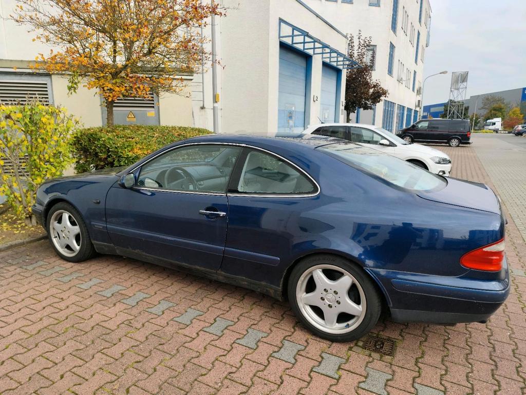 Mercedes-Benz CLK 320