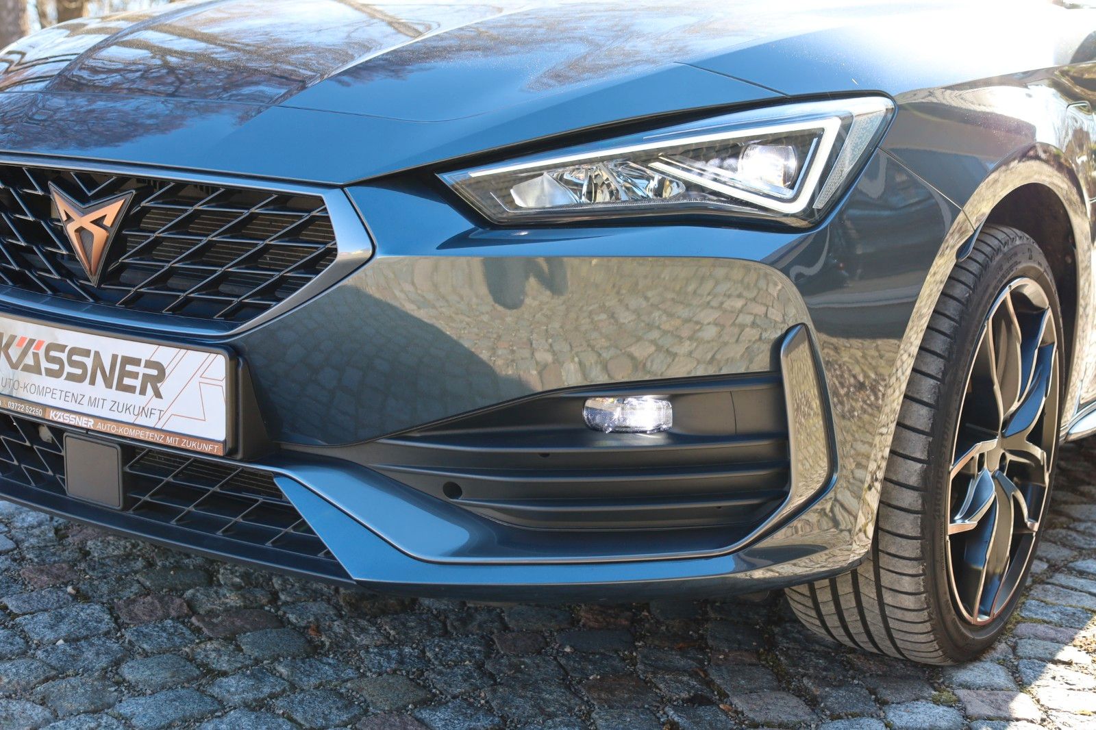 Fahrzeugabbildung CUPRA Leon Sportstourer 1,4TSI e-Hybrid *SHZ *Full-Li