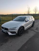 Volvo V60 Cross Country D4 AWD Geartronic - - Volvo V60 Cross Country Kombi Gebrauchtwagen