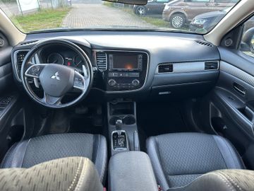 Mitsubishi Outlander - 10
