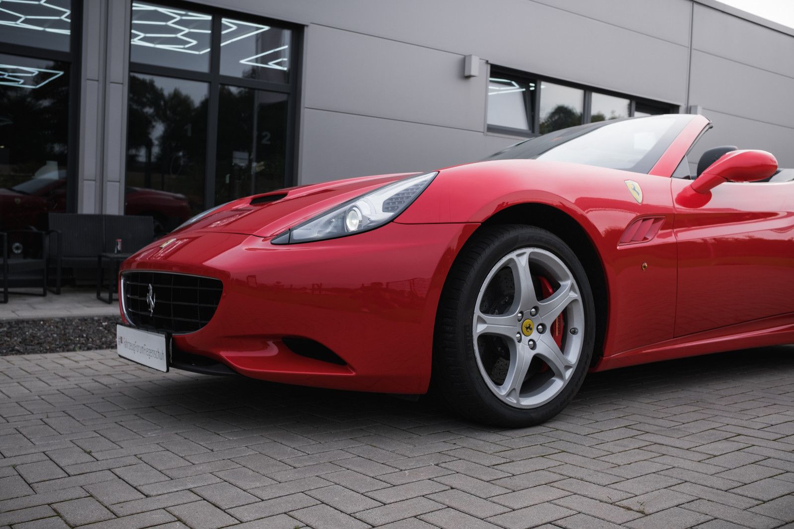 Fahrzeugabbildung Ferrari California-Scheckheft gepflegt-2.Hand