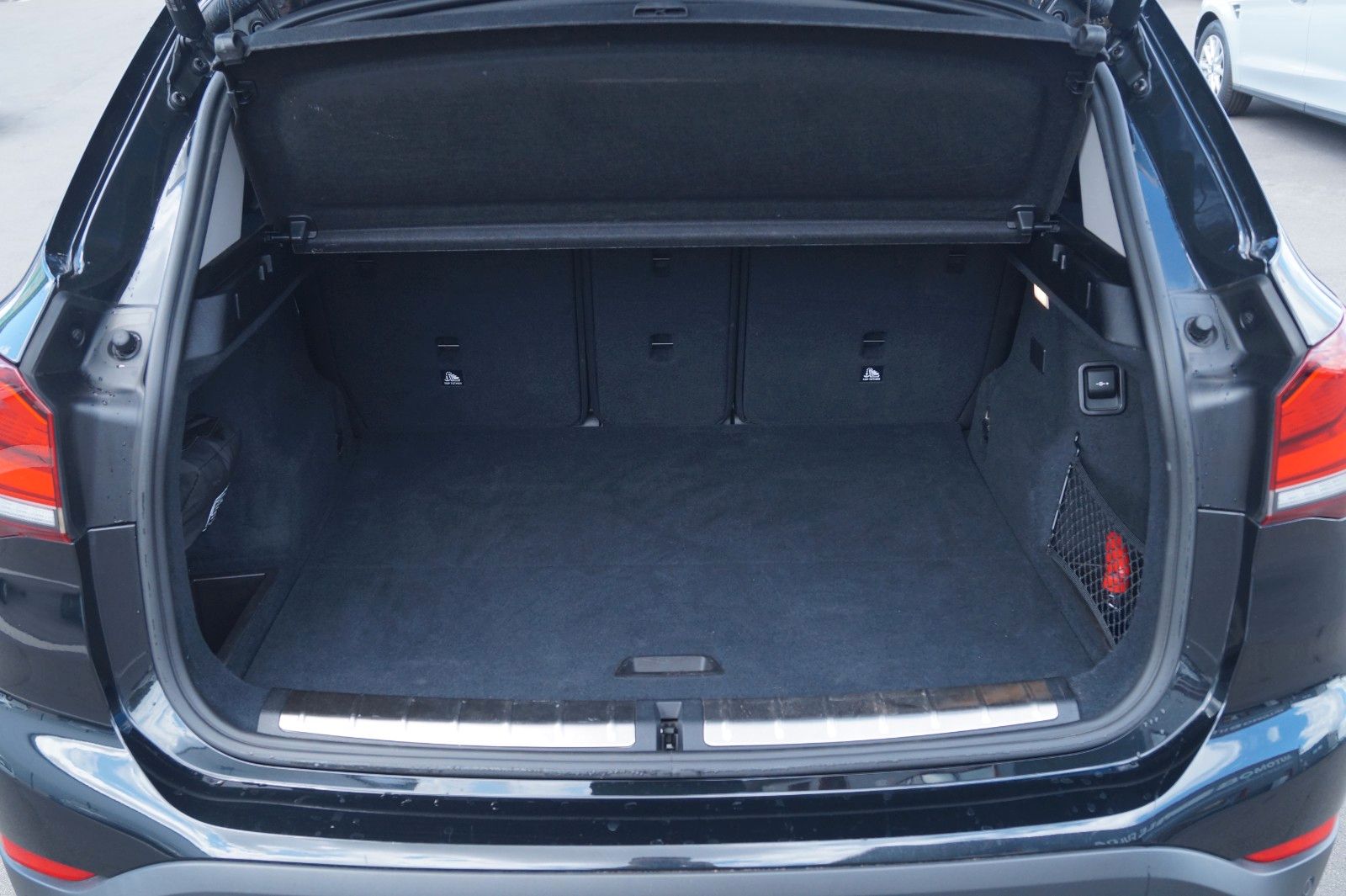 Fahrzeugabbildung BMW X1 xDrive 25 e Sport Line