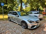 Mercedes-Benz E 63 AMG 4MATIC T-Modell - Mercedes-Benz E 63 AMG aus 2013