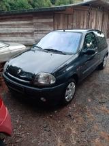 Renault Clio 2 1.4i Klima 60.Tkm Tüv: 02.2... - gebrauchte Renault Clio aus dem Jahr 2000