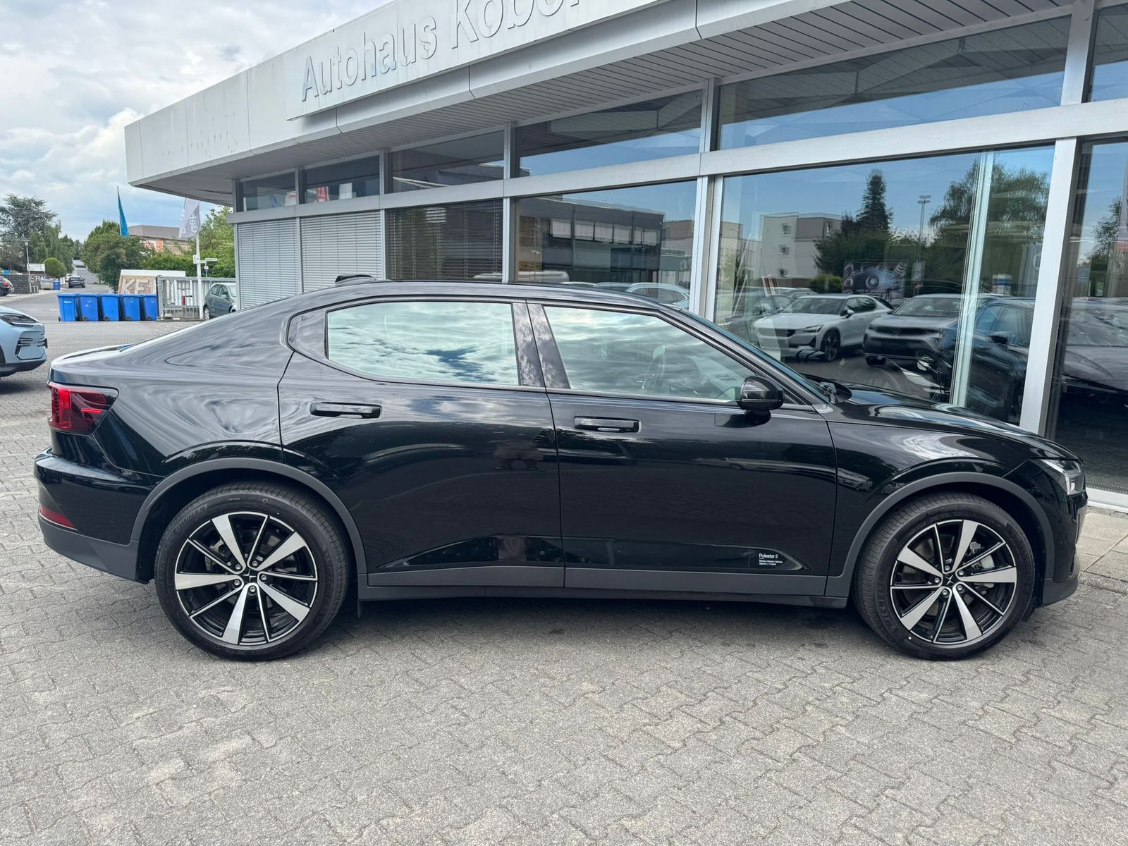 Fahrzeugabbildung Polestar 2 Standard Range SMNAVI+MEMO+SHZ+DAB+360°+19"