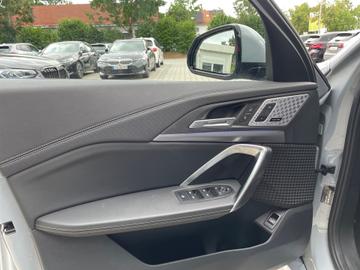 2024 BMW IX2 缩略图 11