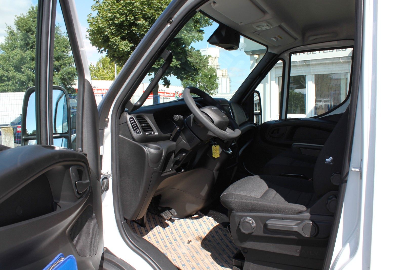 Fahrzeugabbildung Iveco Daily Koffer/LBW 35S16HA8