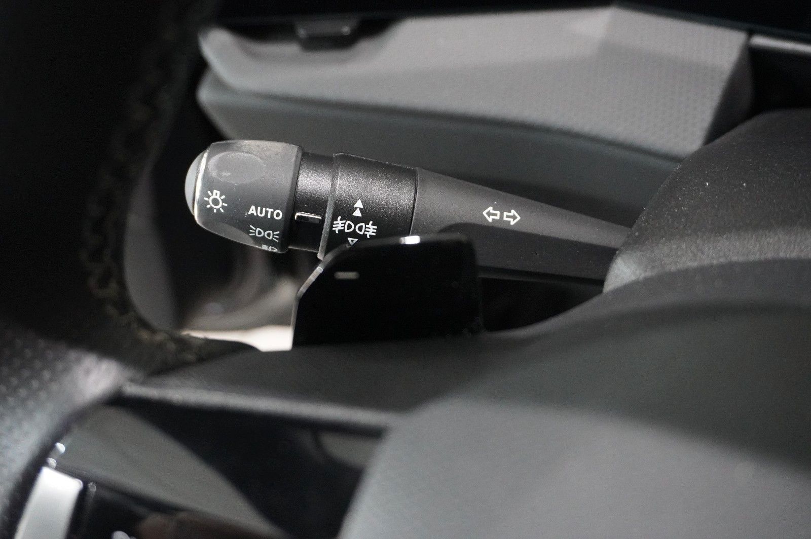 Fahrzeugabbildung Opel Astra L Lim. 1.6T PHEV GSe NAVI/LED/360°/SPORT