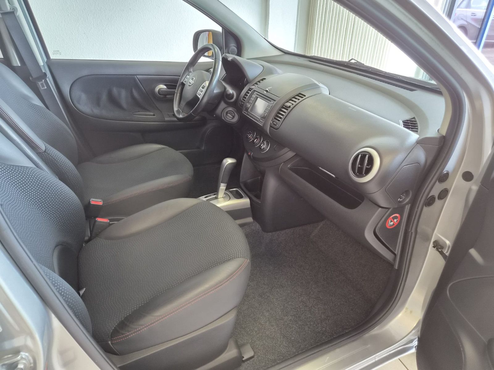 Fahrzeugabbildung Nissan Note Tekna / KLIMA / NUR 63 TKM
