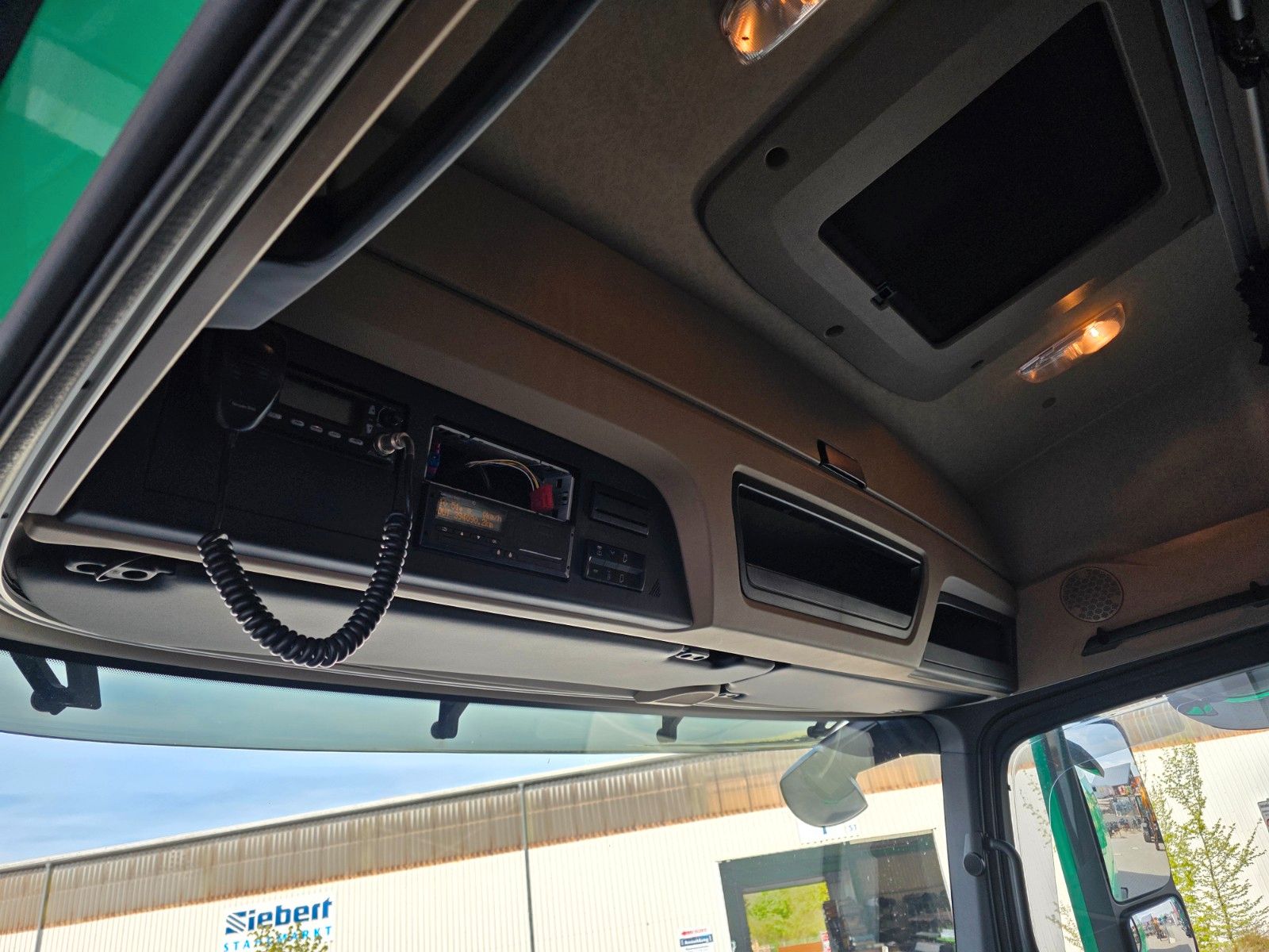 Fahrzeugabbildung Mercedes-Benz Actros 1851 LSnRL Hubsattelplatte Retarder