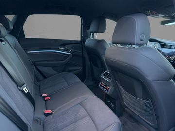 Audi Q8 - 9