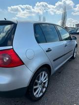 Volkswagen Golf 1.6 - Volkswagen Golf aus 2004: 1.6