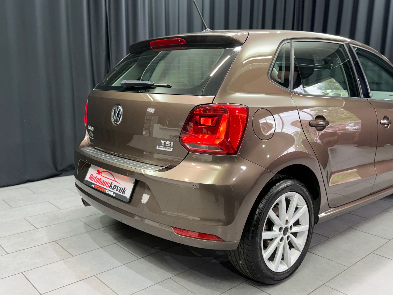 Fahrzeugabbildung Volkswagen Polo V Highline BMT/Start-Stopp|KLIMA|PDC|1-HD