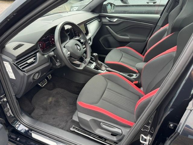 Fahrzeugabbildung SKODA KAMIQ Monte Carlo PANO LED NAVI