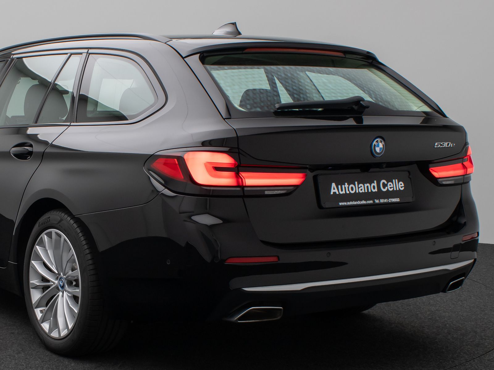 Fahrzeugabbildung BMW 530e Luxury Line Panorama Kamera HUD DAB 4xKlima