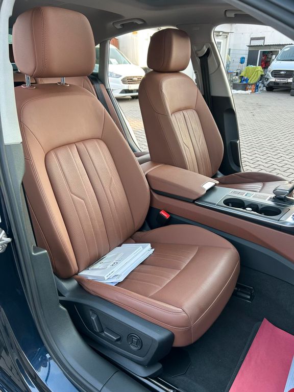 Car Image 26