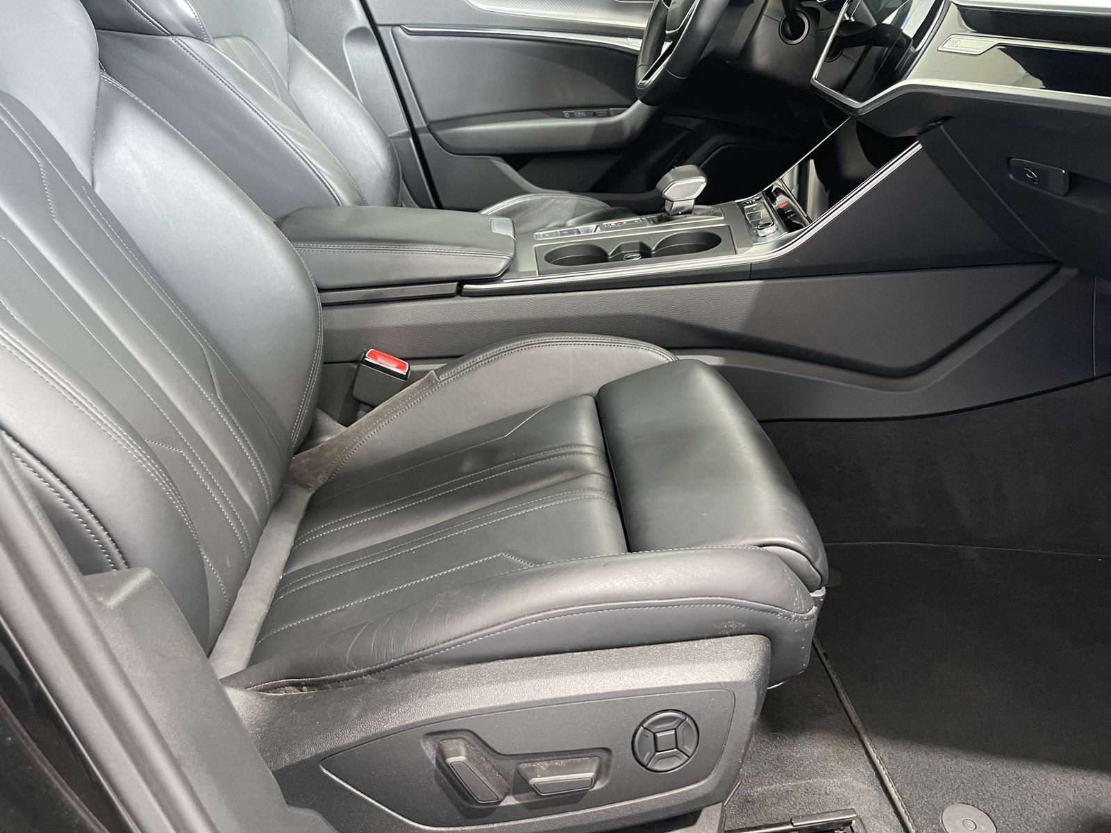 Fahrzeugabbildung Audi A6 40 TDI*Sport*LED*Leder*HUD*AHK*Pano*