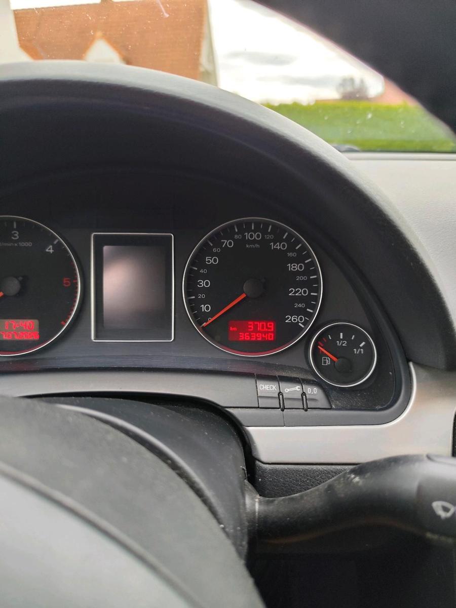 Audi A4 2006 — photo 8