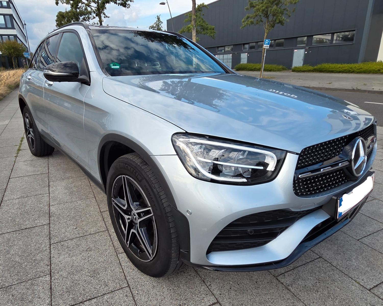 Mercedes-Benz GLC 300 4Matic/AMG/ Panorama/Garantie 04.27/