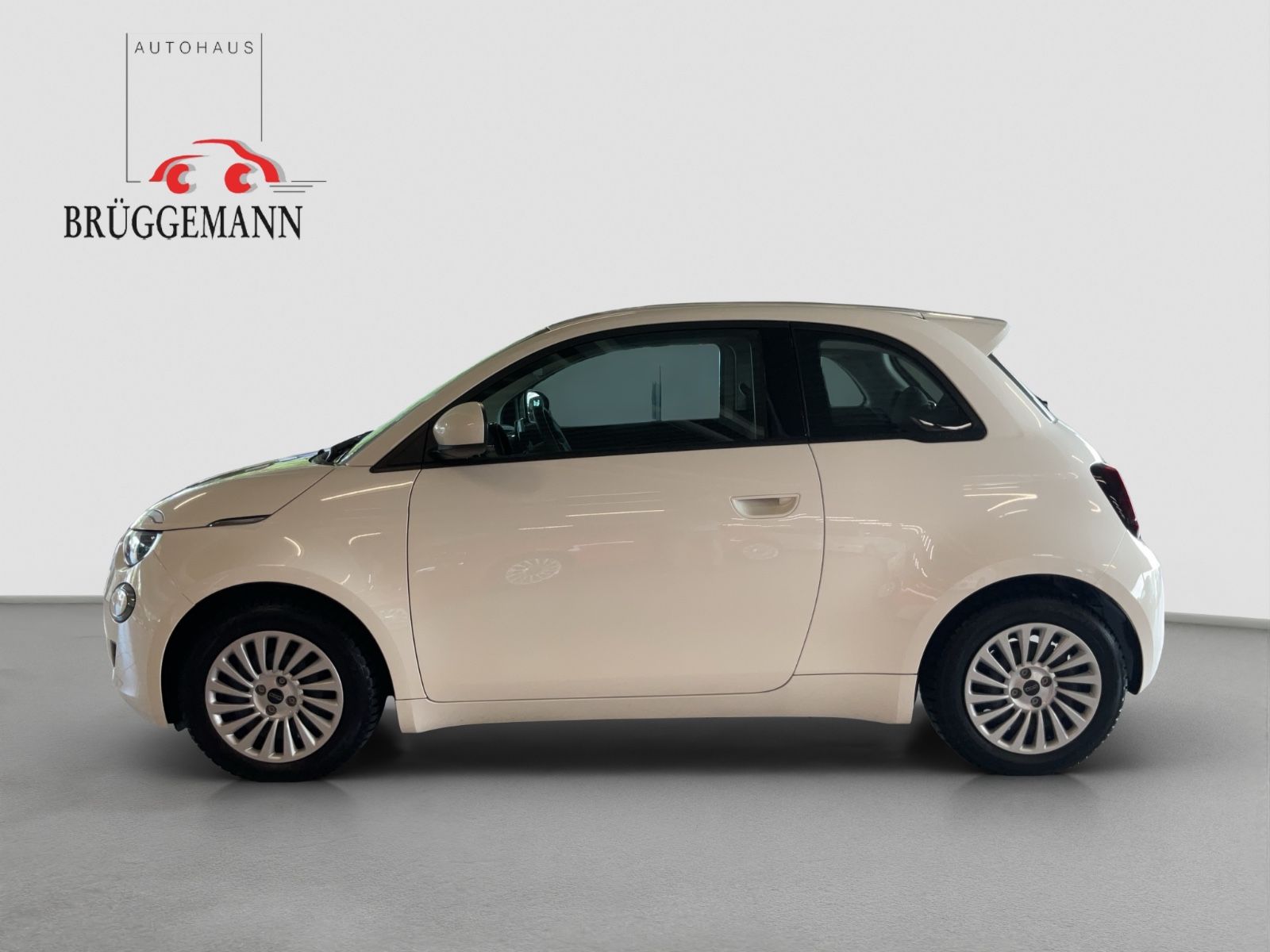 Fahrzeugabbildung Fiat 500e + Radio- & Winterpaket