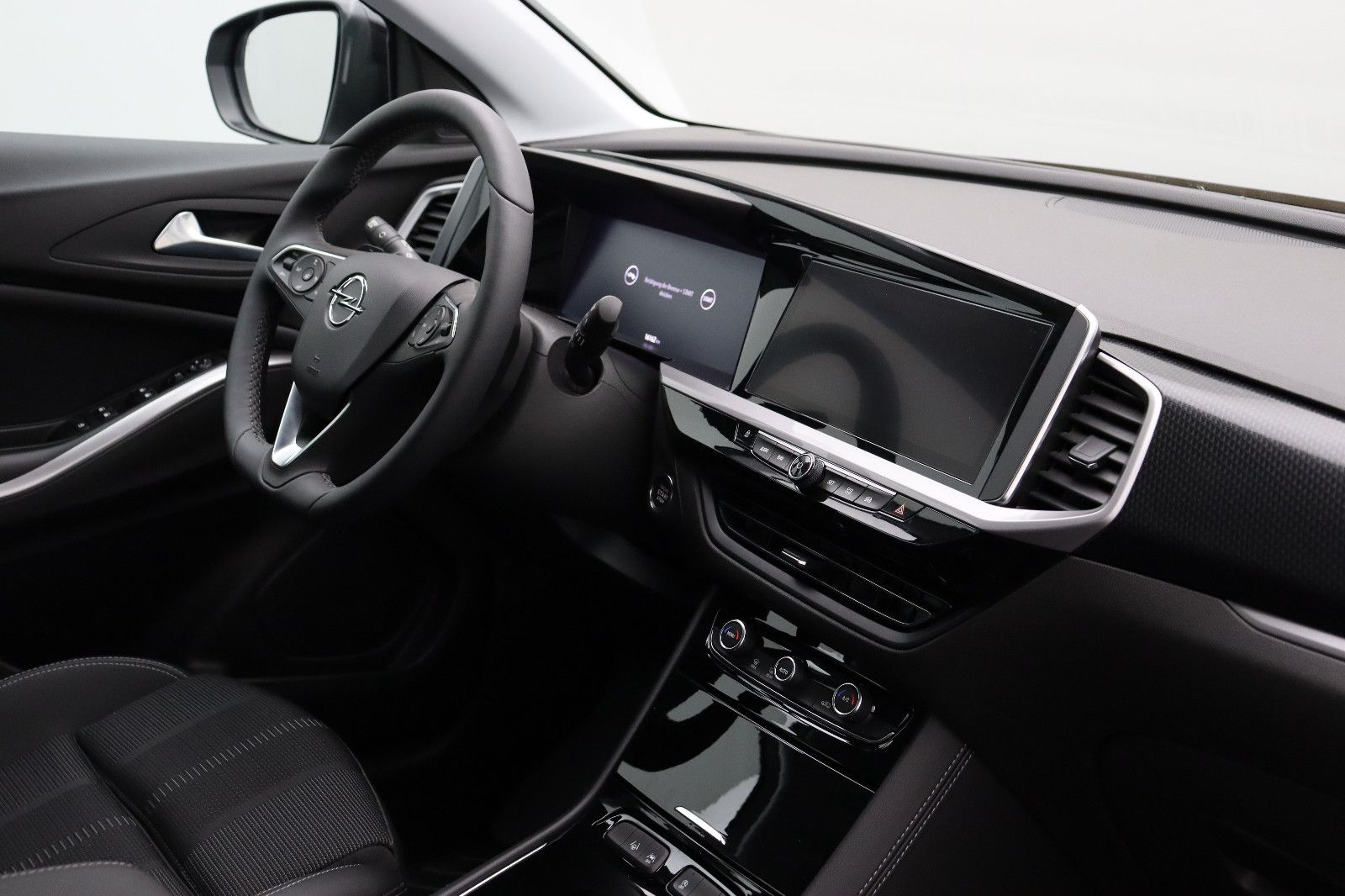 Fahrzeugabbildung Opel Grandland 1.2 GS Line AUT/LED/Navi/ACC/RK