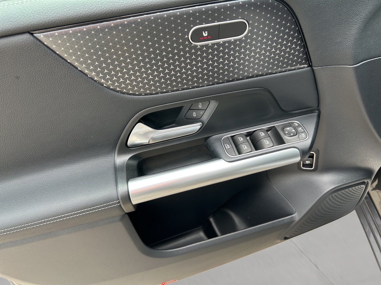 Fahrzeugabbildung Mercedes-Benz B 200 d Progres Advanc AHK Pano Thermotronic LED