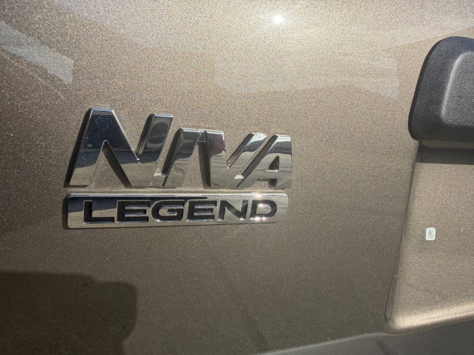 Fahrzeugabbildung Lada NIVA LEGEND "PREMIUM PLUS"! GROSTOL. REIF.; LED