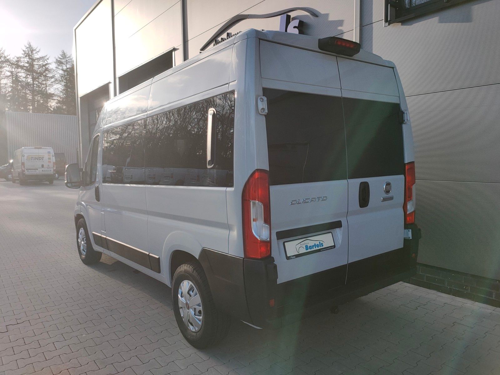 Fahrzeugabbildung Fiat Ducato Serie 8 Luxusbus L2H2 Panorama 140 MJT AT