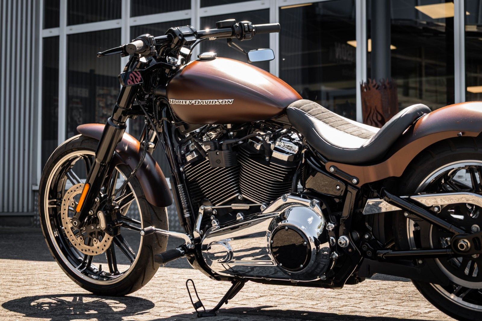 Fahrzeugabbildung Harley-Davidson BREAKOUT FXBR - Jekill & Hyde - Screaming Eagle