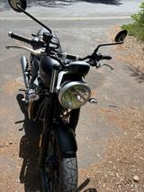 Triumph Street Twin - TRIUMPH STREET