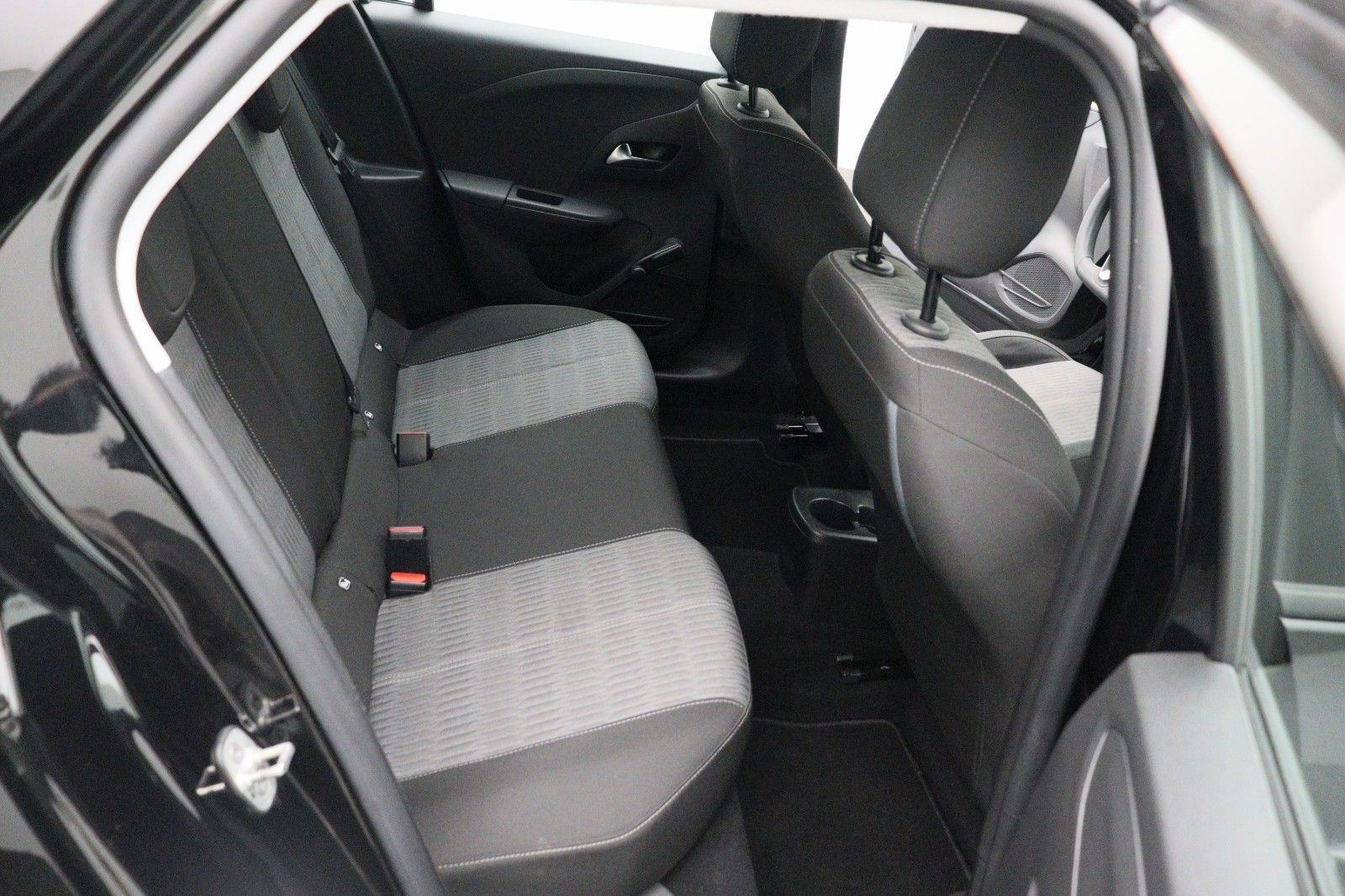 Fahrzeugabbildung Opel Zafira C 1.4 Tourer Active NAVI SHZ 7-Sitzer