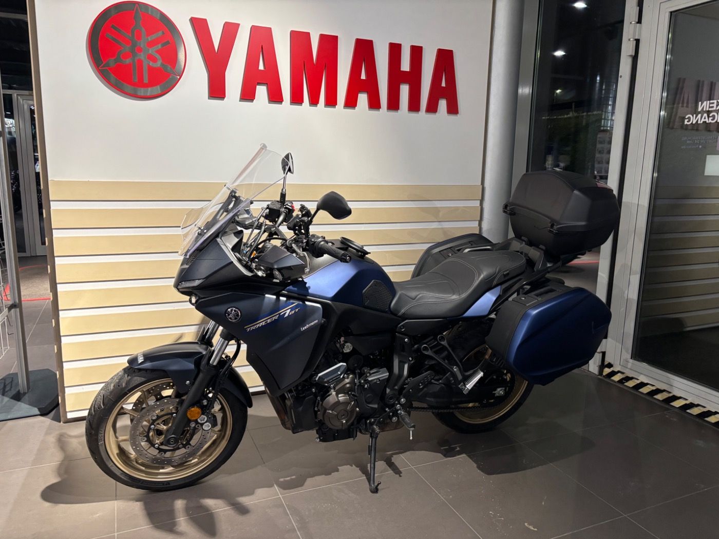 Fahrzeugabbildung Yamaha Tracer 7 GT mit Topcase, Tieferlegung,